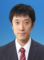 委員長:亀山 雄高