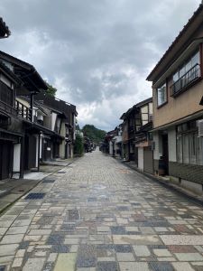 八尾町諏訪町